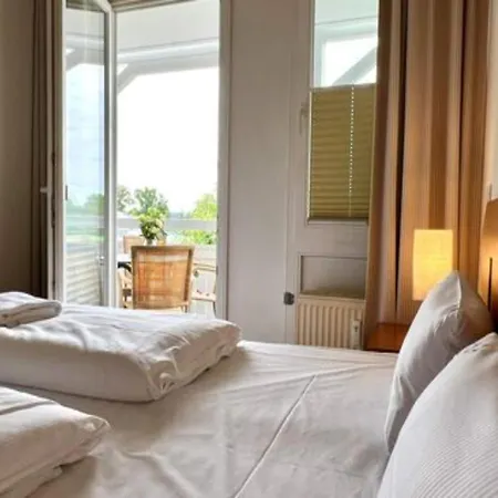 Apartment Mit Aufzug Und Balkon Auf Ruegen *